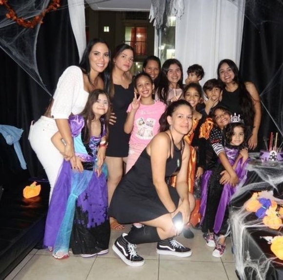 Meet your Posher, Yolanda - Picture 1 of 1